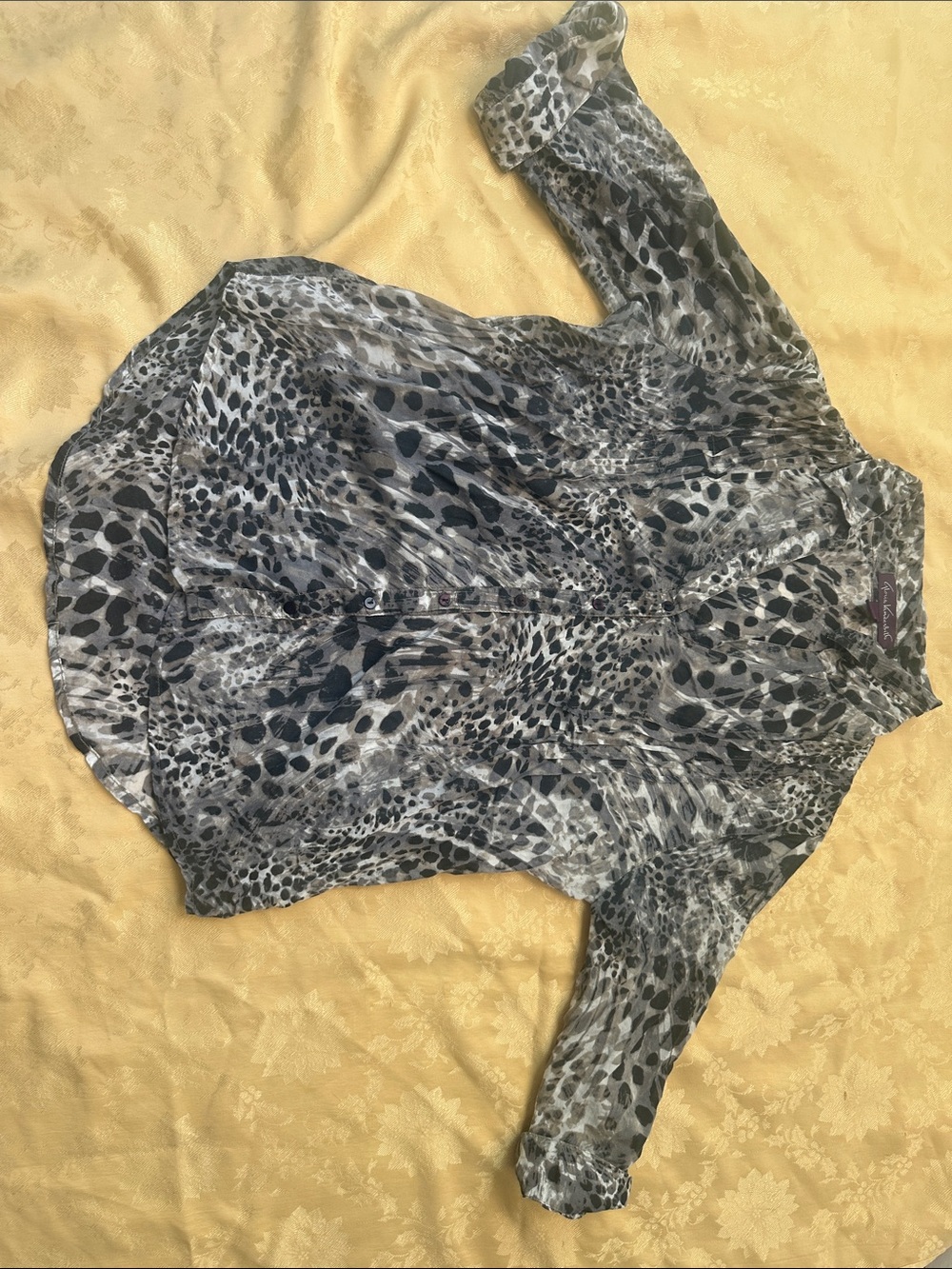 Gloria Vanderbilt Gray Animal-Print Button-Down Blouse